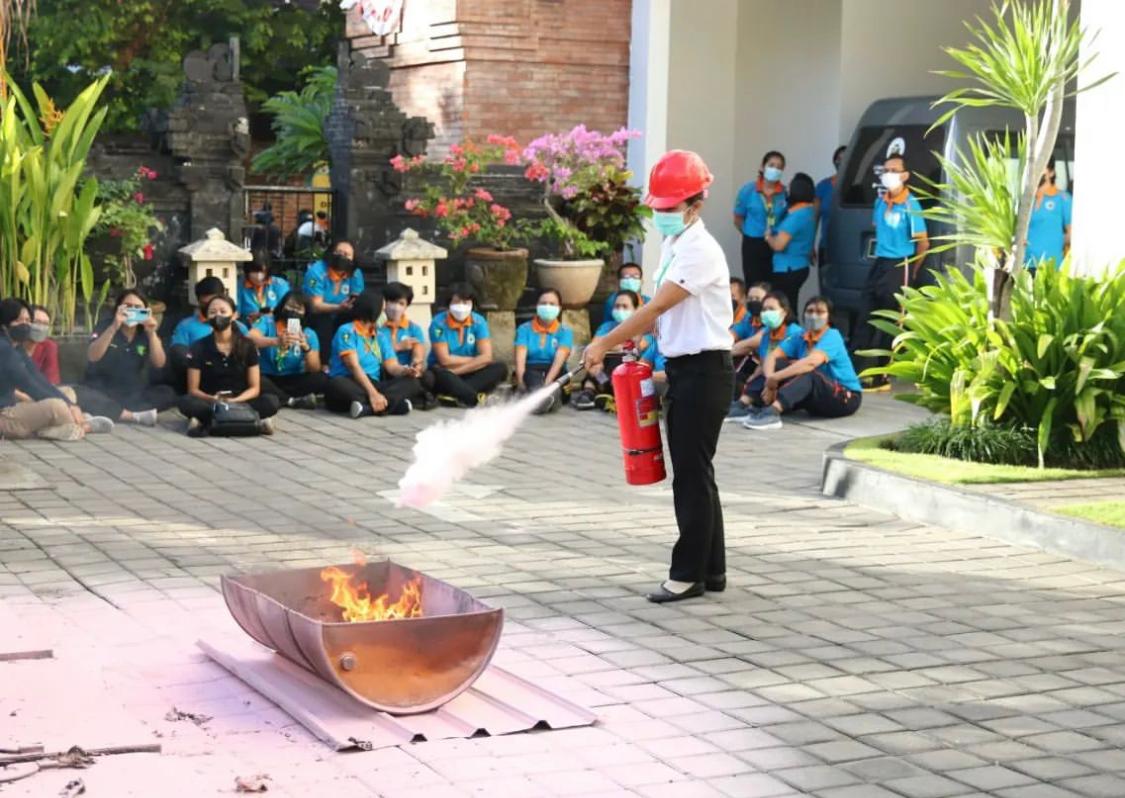 Tanggap Darurat Bencana Kebakaran RS Bhayangkara Denpasar Gelar Inhouse ...